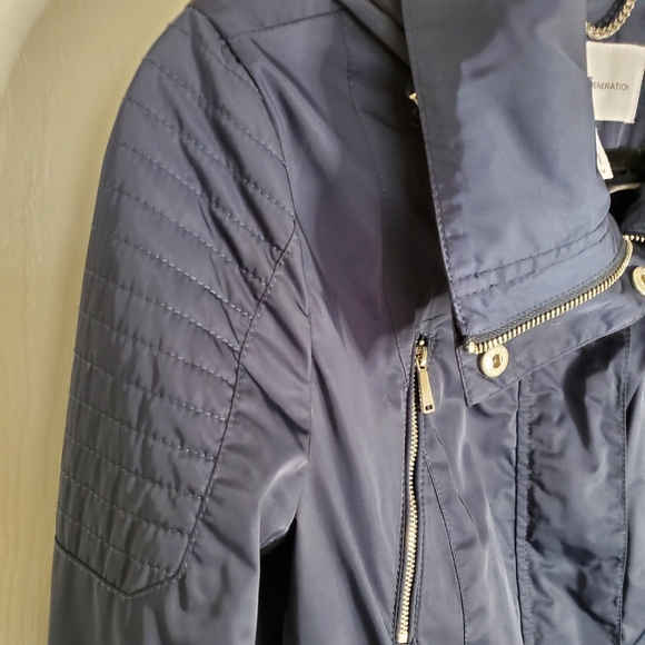 **SOLD** BCBG Anorak Rain Jacket - Picture 5 of 8